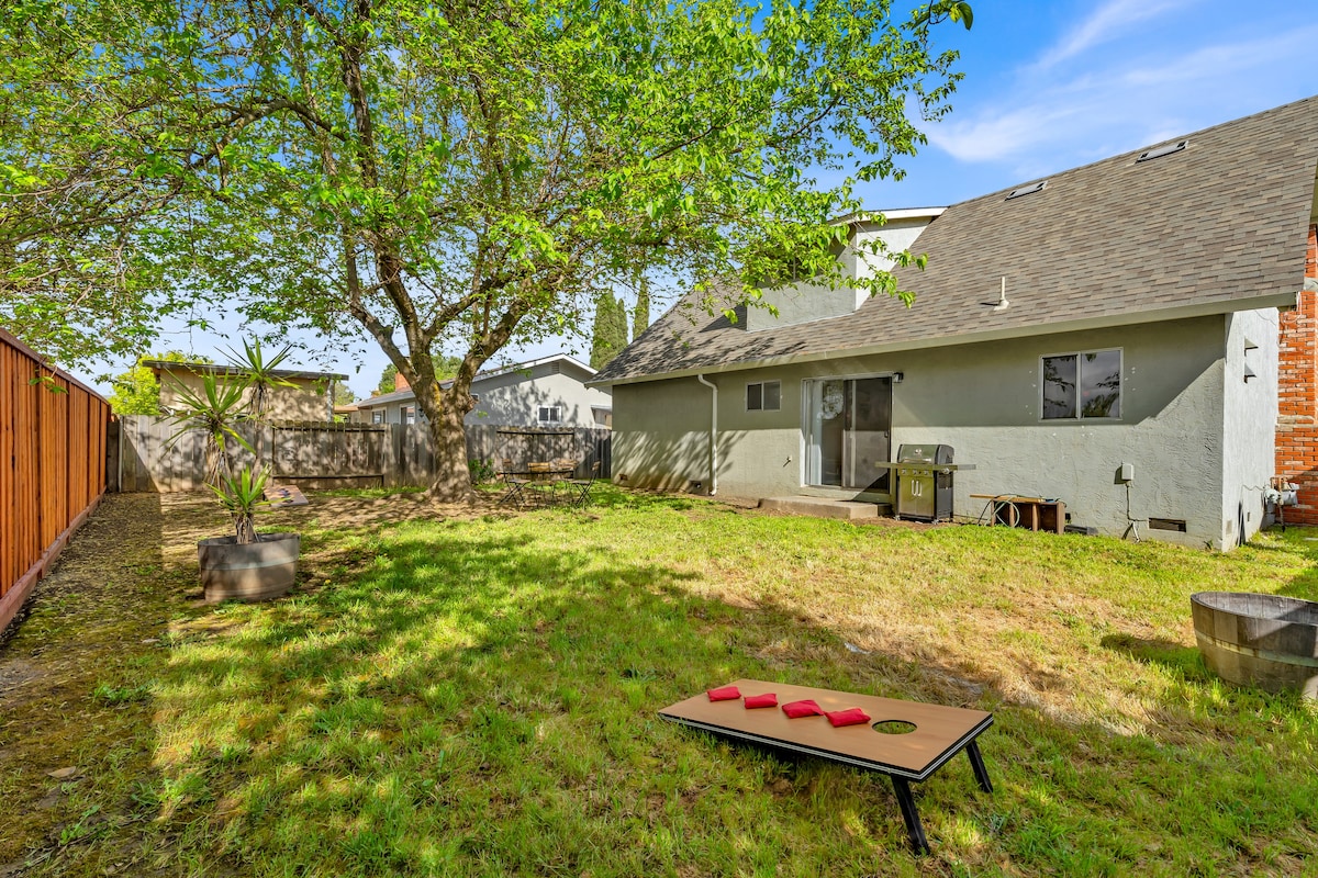 4BR Wine Country Modern Home: Ping Pong & Cornhole