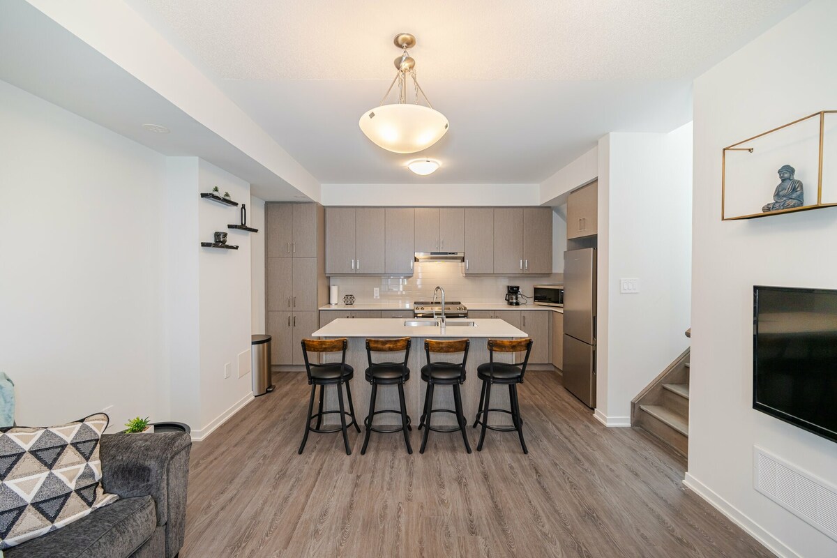 Centrally Located 3-Bedroom Townhouse in Vaughan