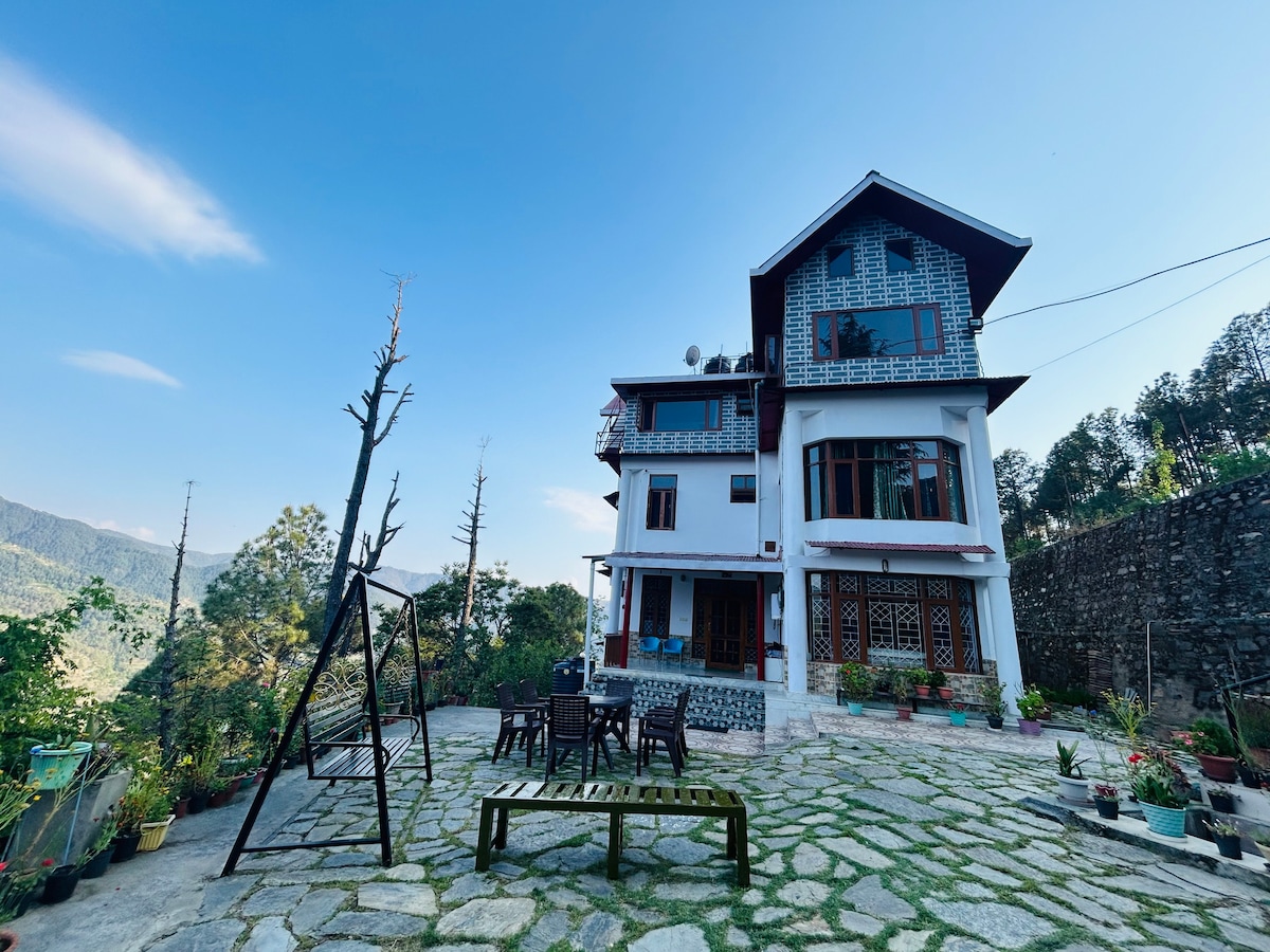 Secluded amidst nature 1R in Shri Villa Shimla