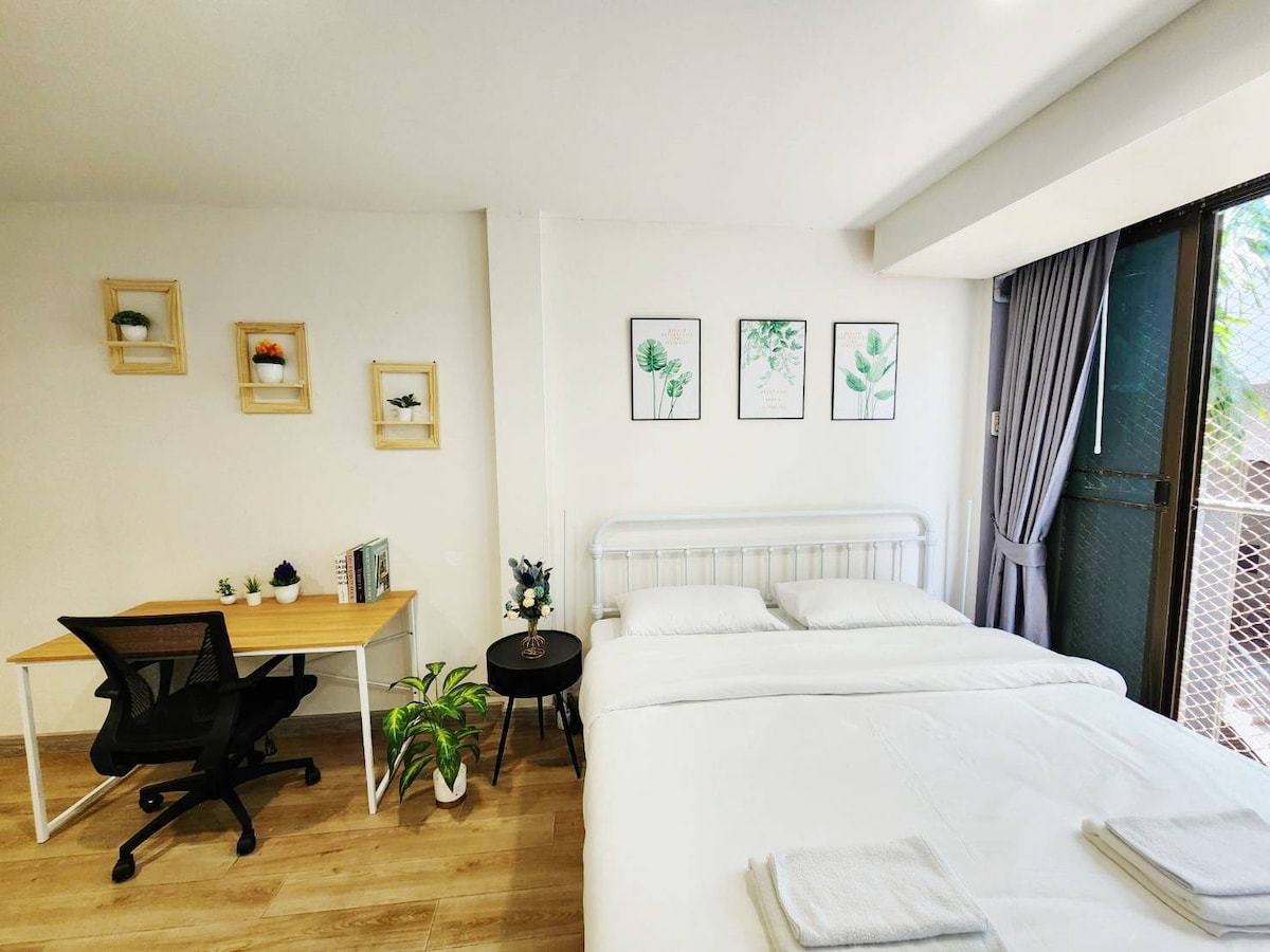 2BR+1LR 240m @ BTS Saint Louis (Silom-Sathon) WiFi