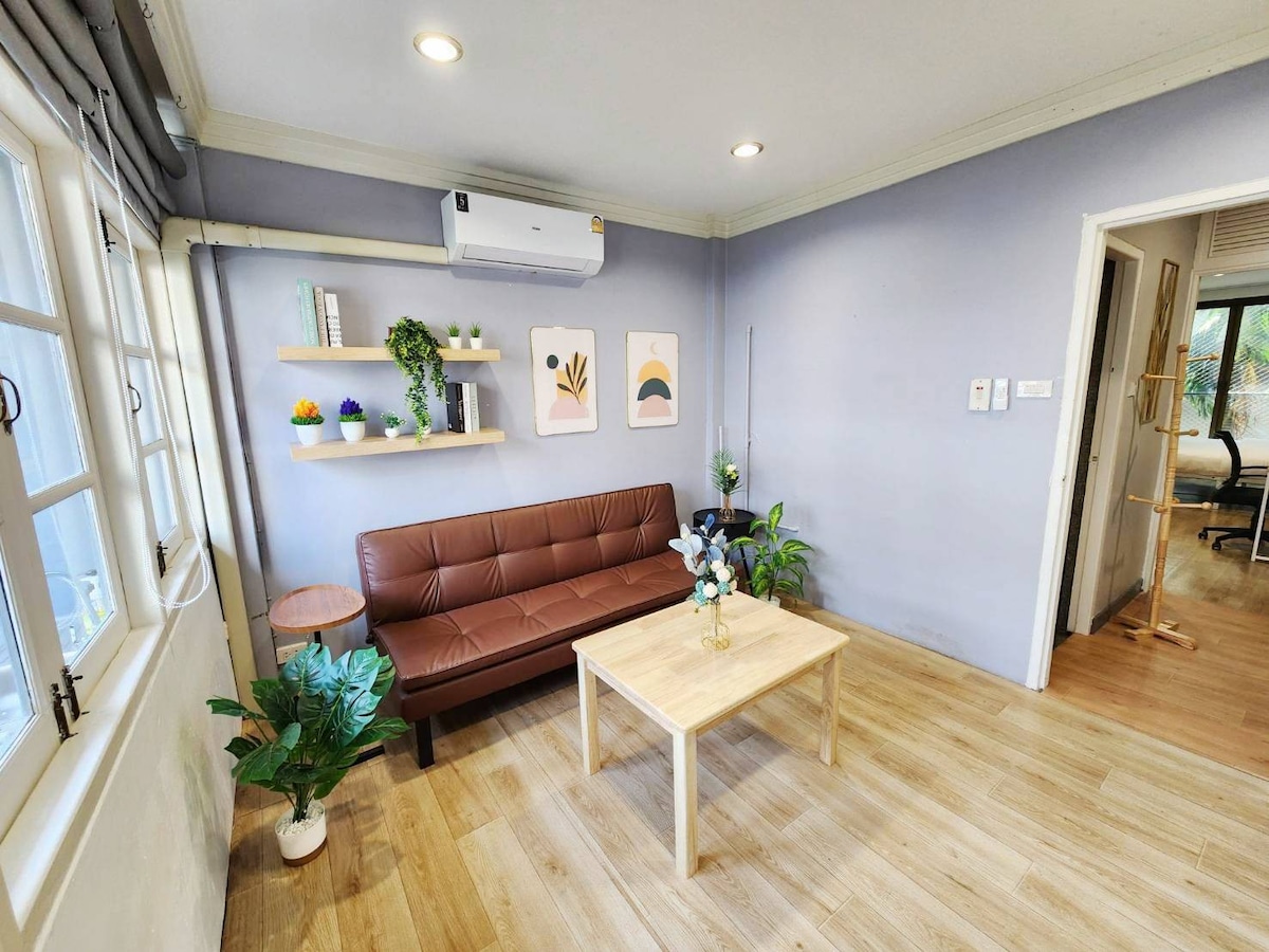 2BR+1LR 240m @ BTS Saint Louis (Silom-Sathon) WiFi