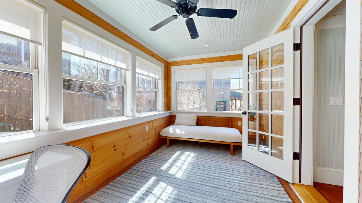 Modern 3 bedroom home in Provincetown