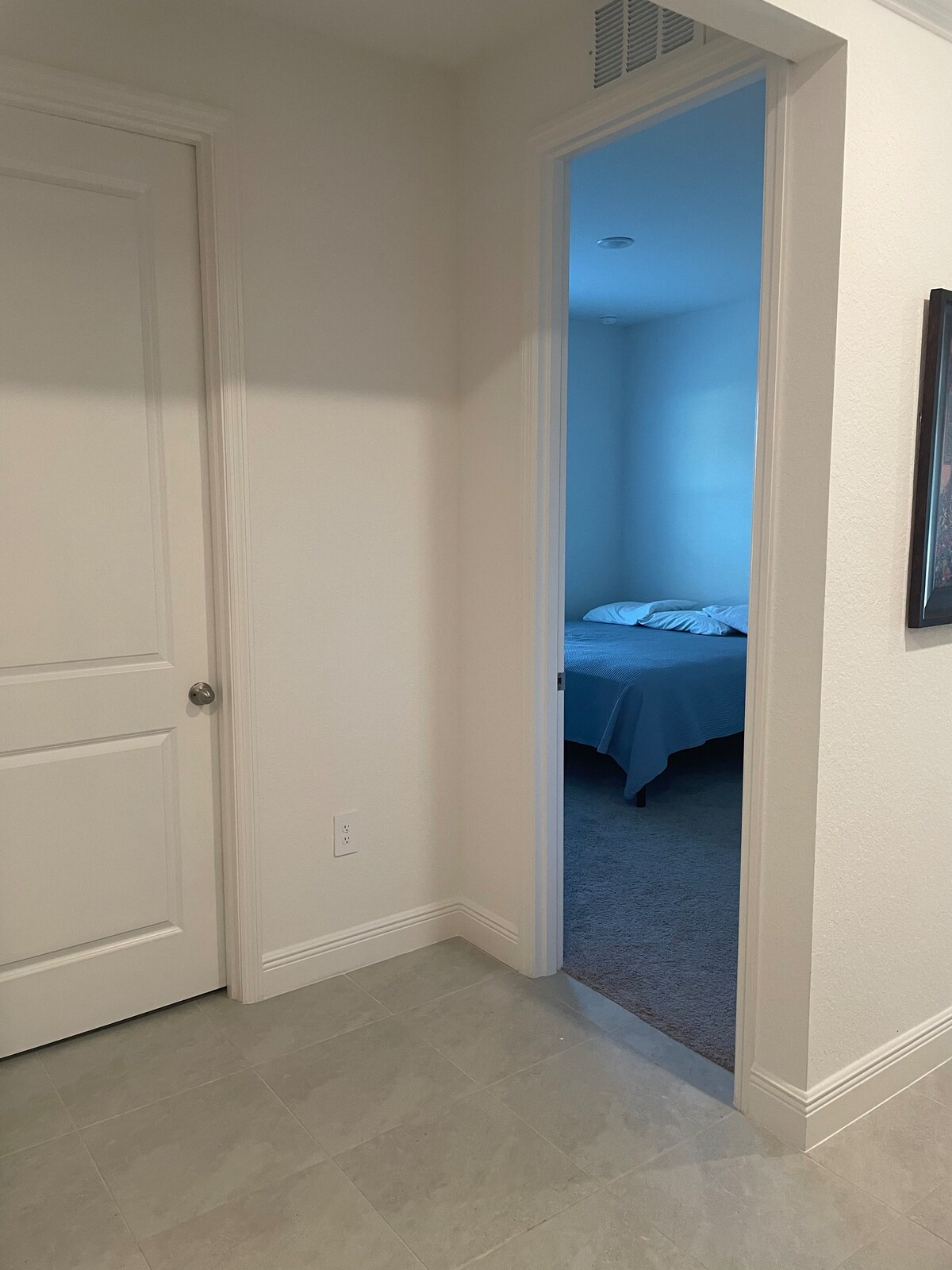 Affordable room in a quiet area - Queen bed