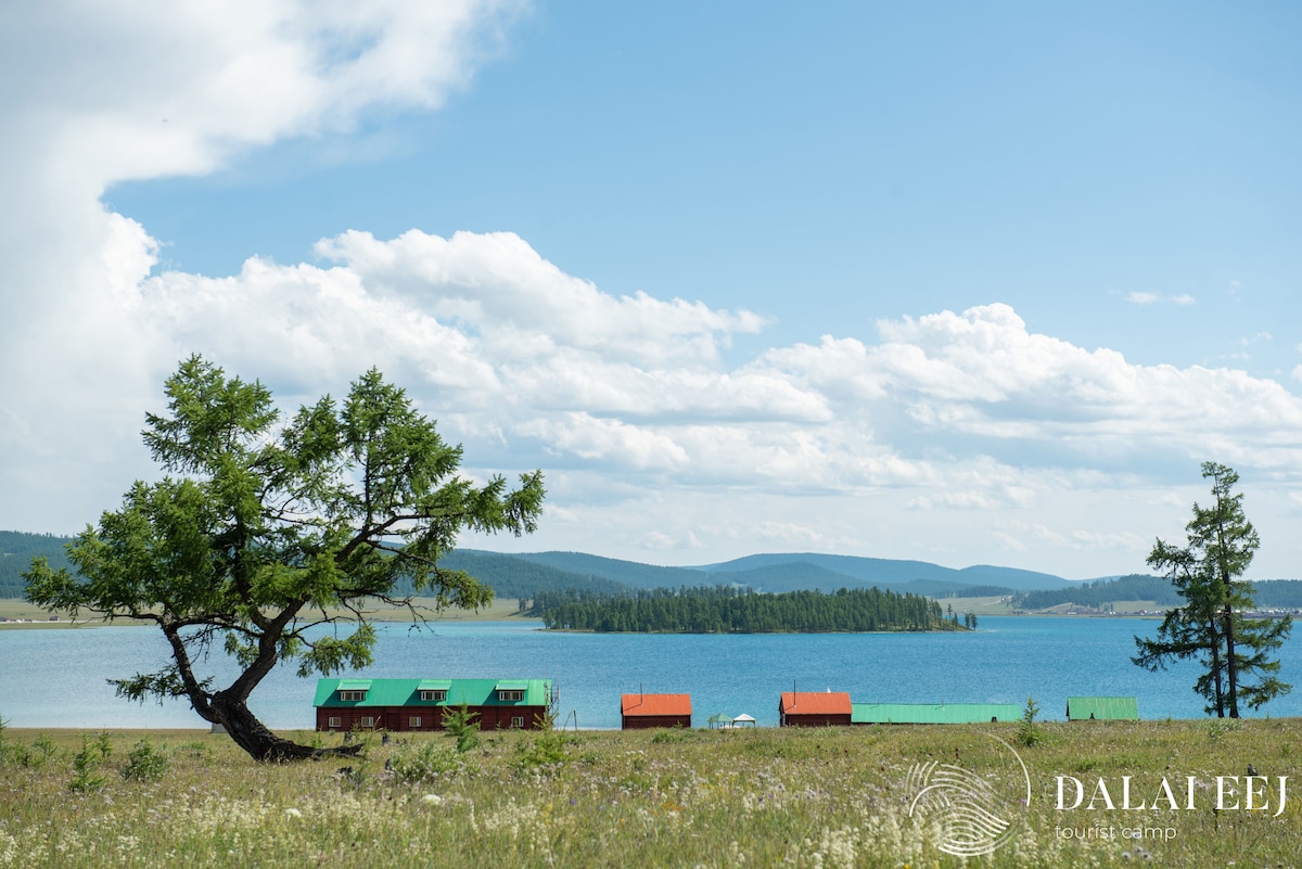 Superior Double Cabin 2 on pristine Khuvsgul Lake