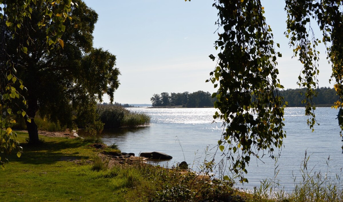 Modernt & havsnära boende i Karlskrona skärgård.