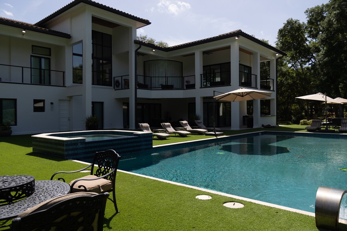 * NEW * Luxury Villa | 6 rooms, pool, 10 acres