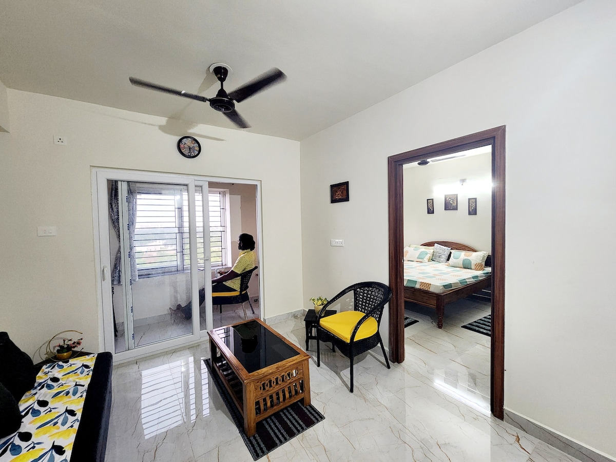 Large 1 BHK with Kitchenette