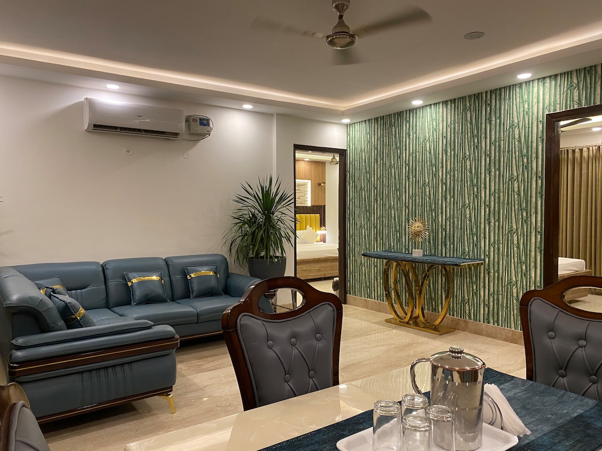 Gulmohar Residency - Luxurious 10 Bedroom Bungalow