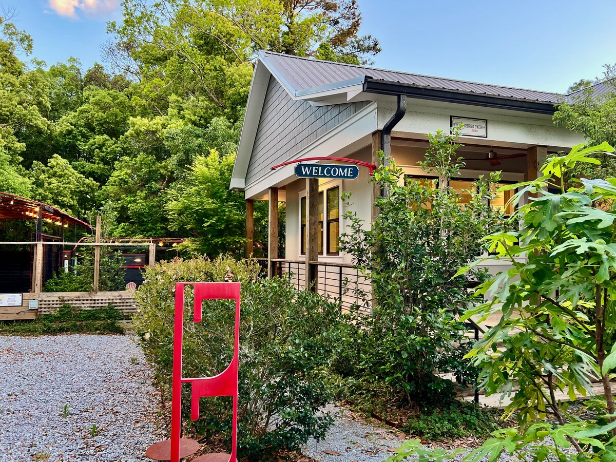 Alfresco Living Large in Fairhope・King Bed