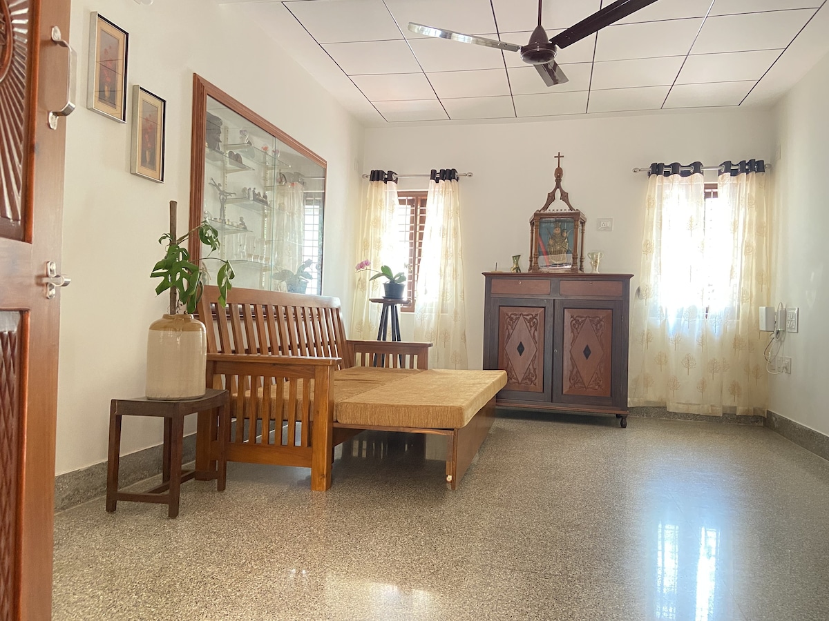Glanwoods Inn - 2BHK Antique Independent house