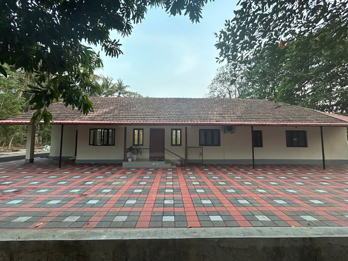 Glanwoods Inn - 2BHK Antique Independent house