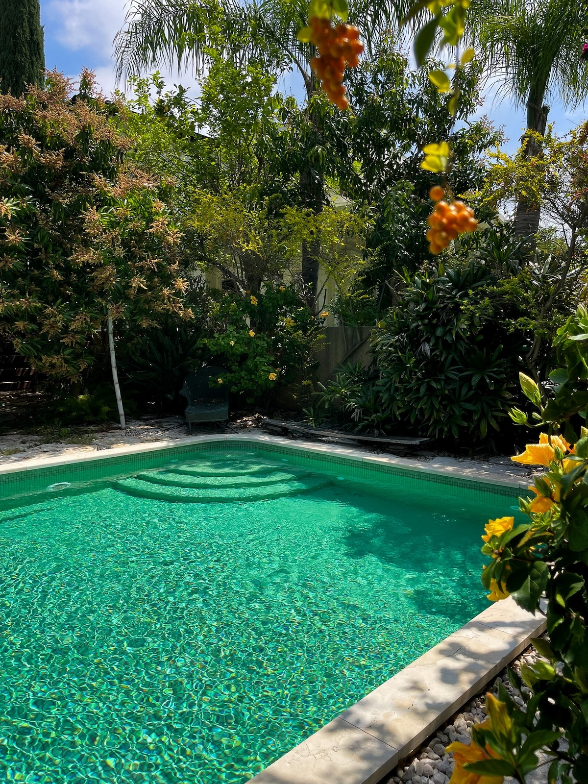 Spacious 4BR Villa:Garden & Pool