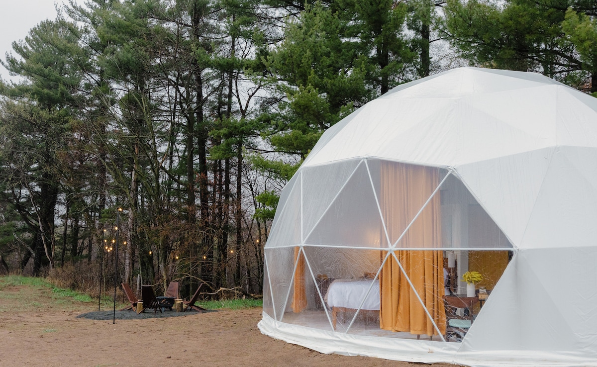 Stargazing Dome on secluded 56 acres - "Solidago"