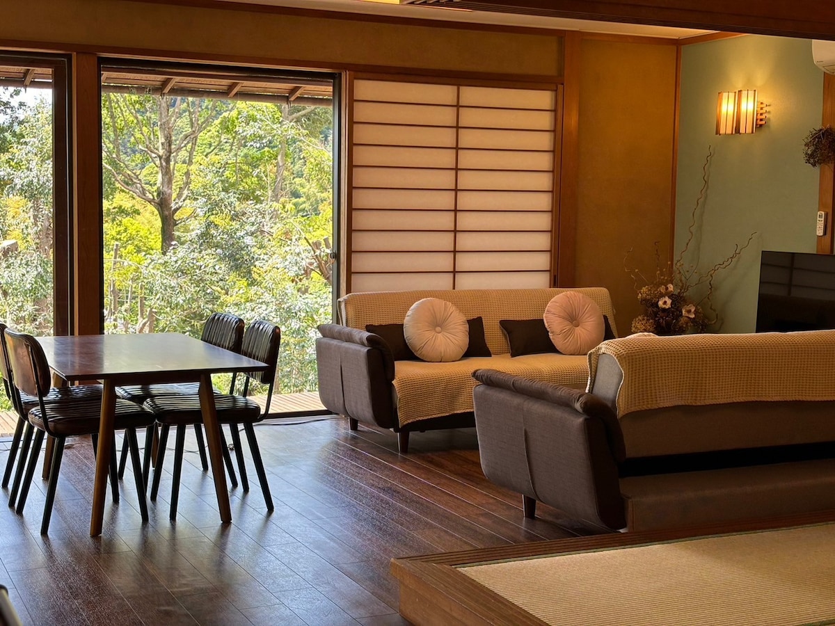 伊豆高原の仲居がお出迎えする旅館のような１棟貸切和邸