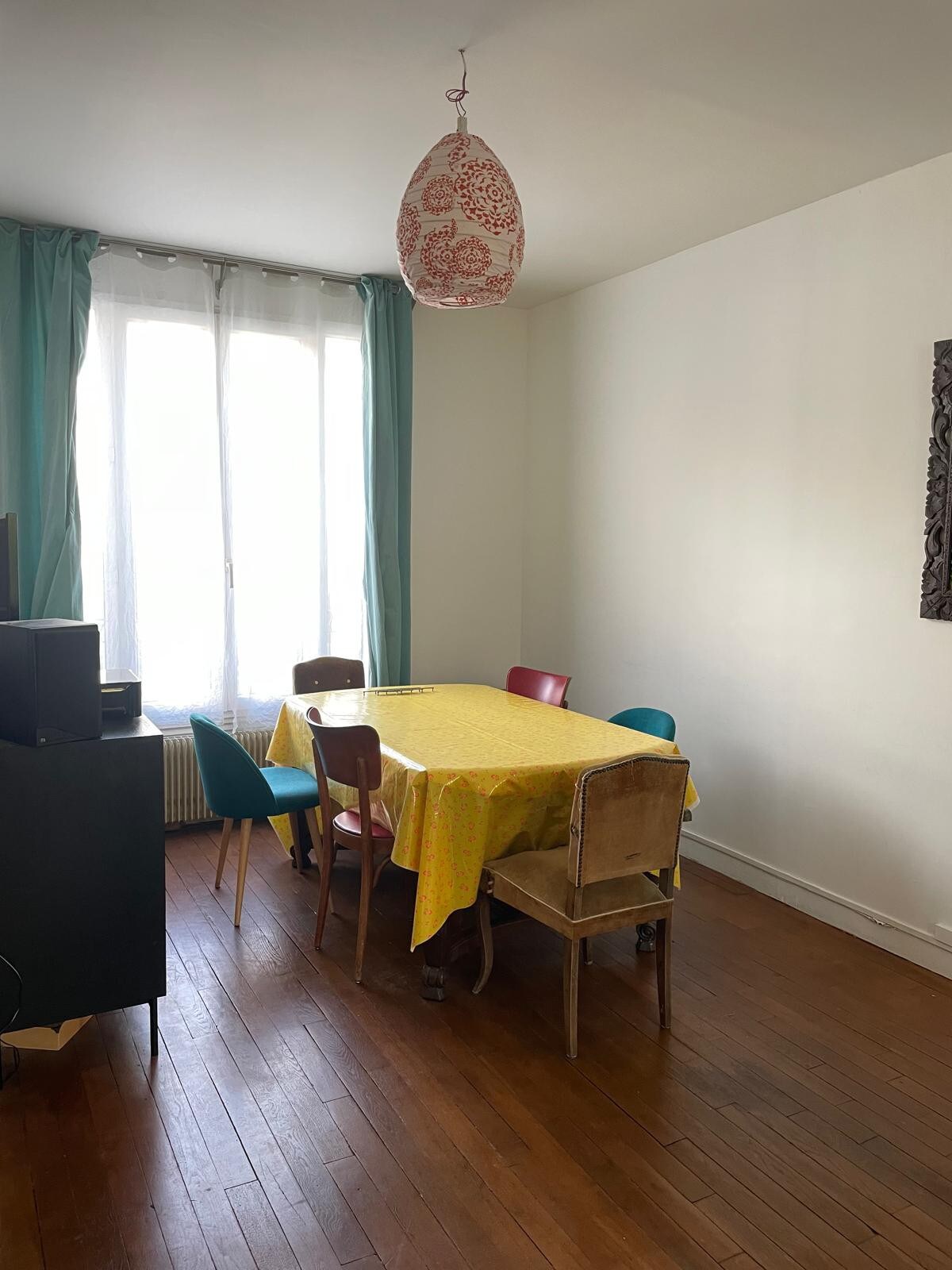 Maison à 5 min de Paris, 4 adultes, 3 enfants,1 bb