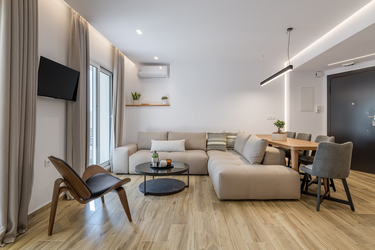 Central Sunny Loft with Plunge Pool