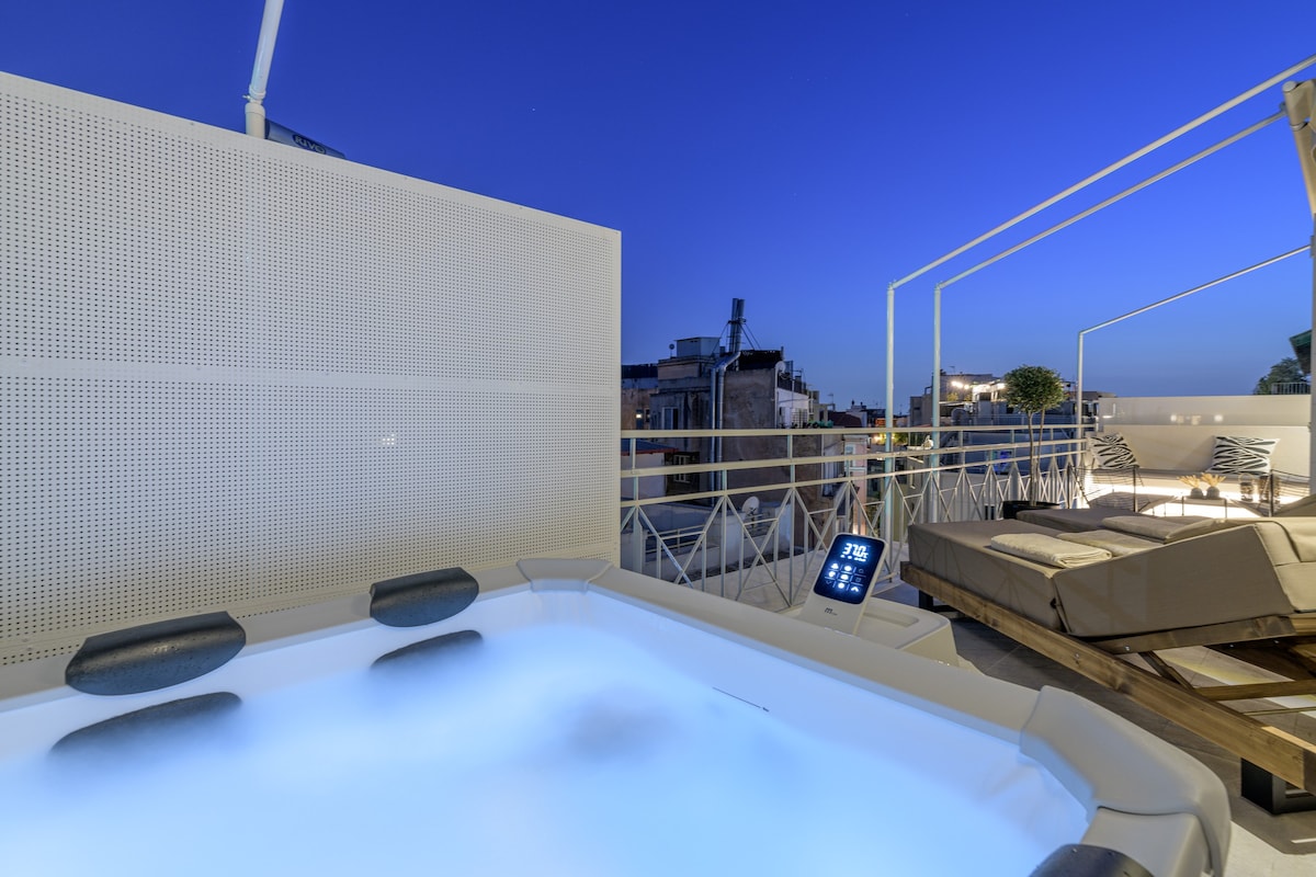 Central Sunny Loft with Plunge Pool