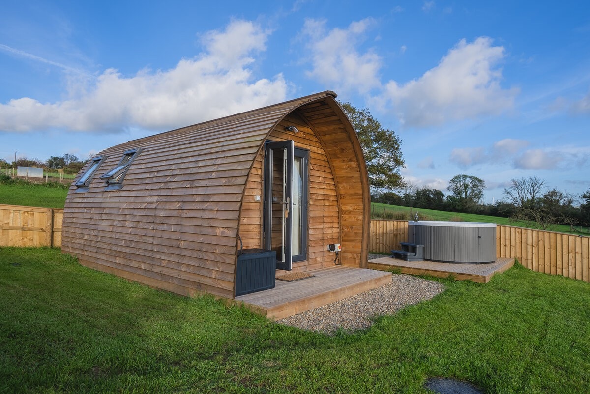 Cosy Glamping Pod with Hot Tub & Exceptional Views