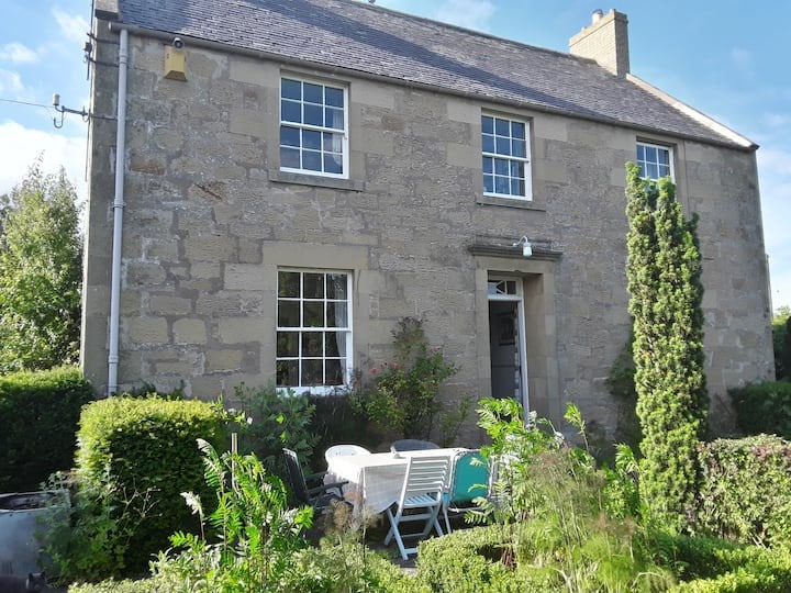 Crowfootbank Farmhouse Double Rm +cot/child's bed