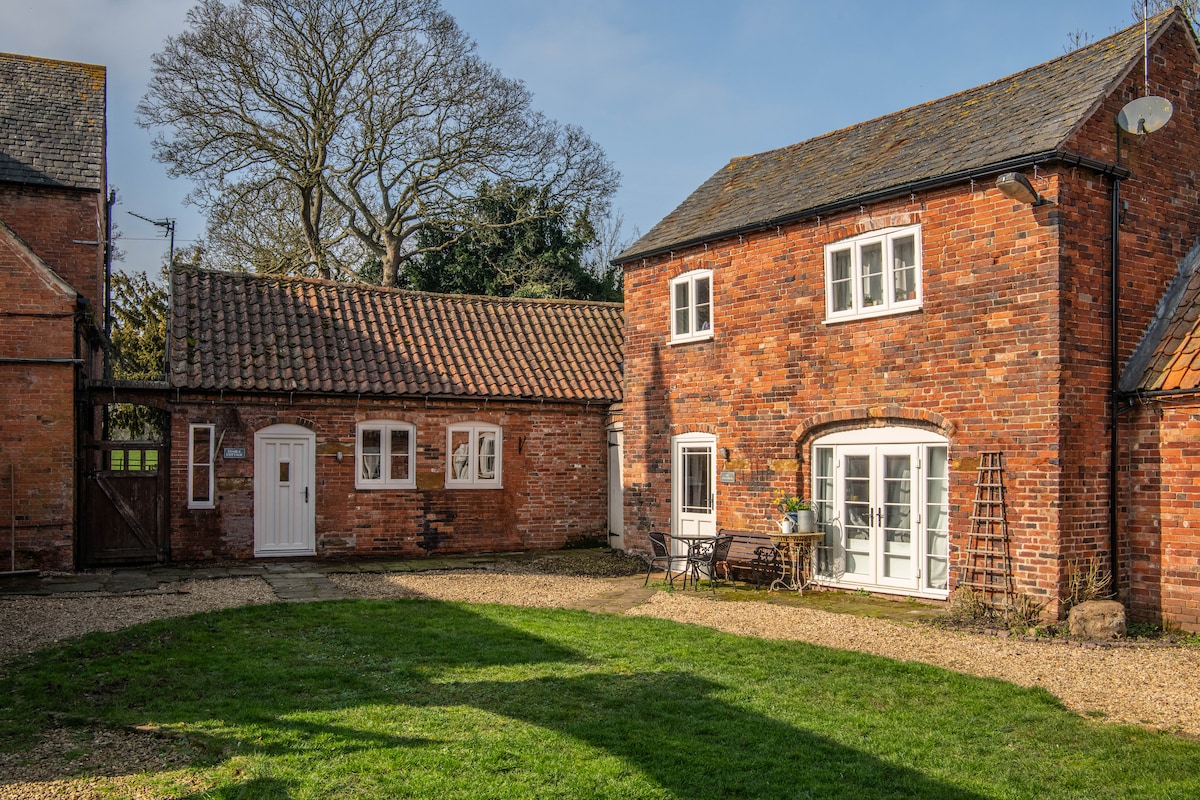 Cottage in rural listed grounds