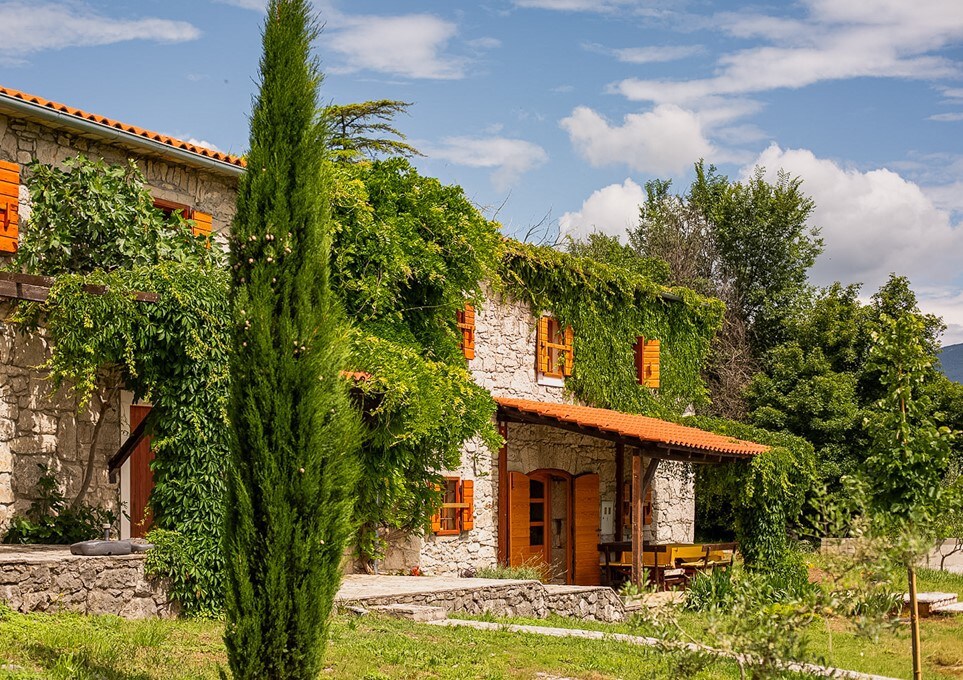 Villa Millefoglie, a nature park retreat