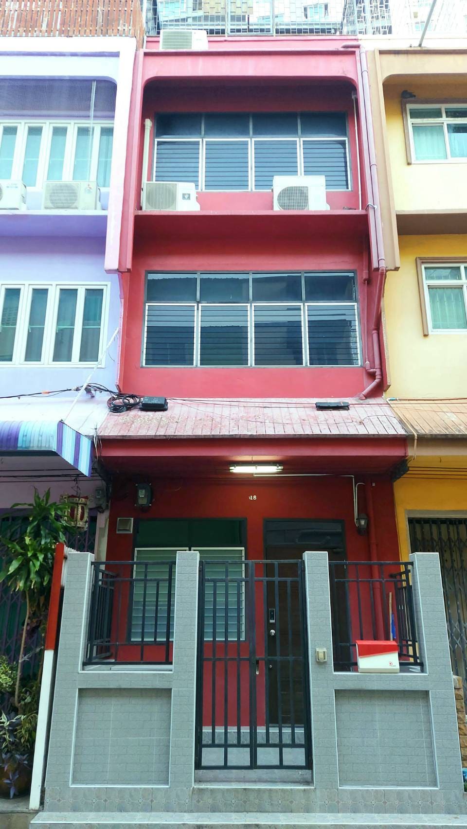 2 Bedroom 4 Beds Red Terrace House, BTS/MRT Bangwa