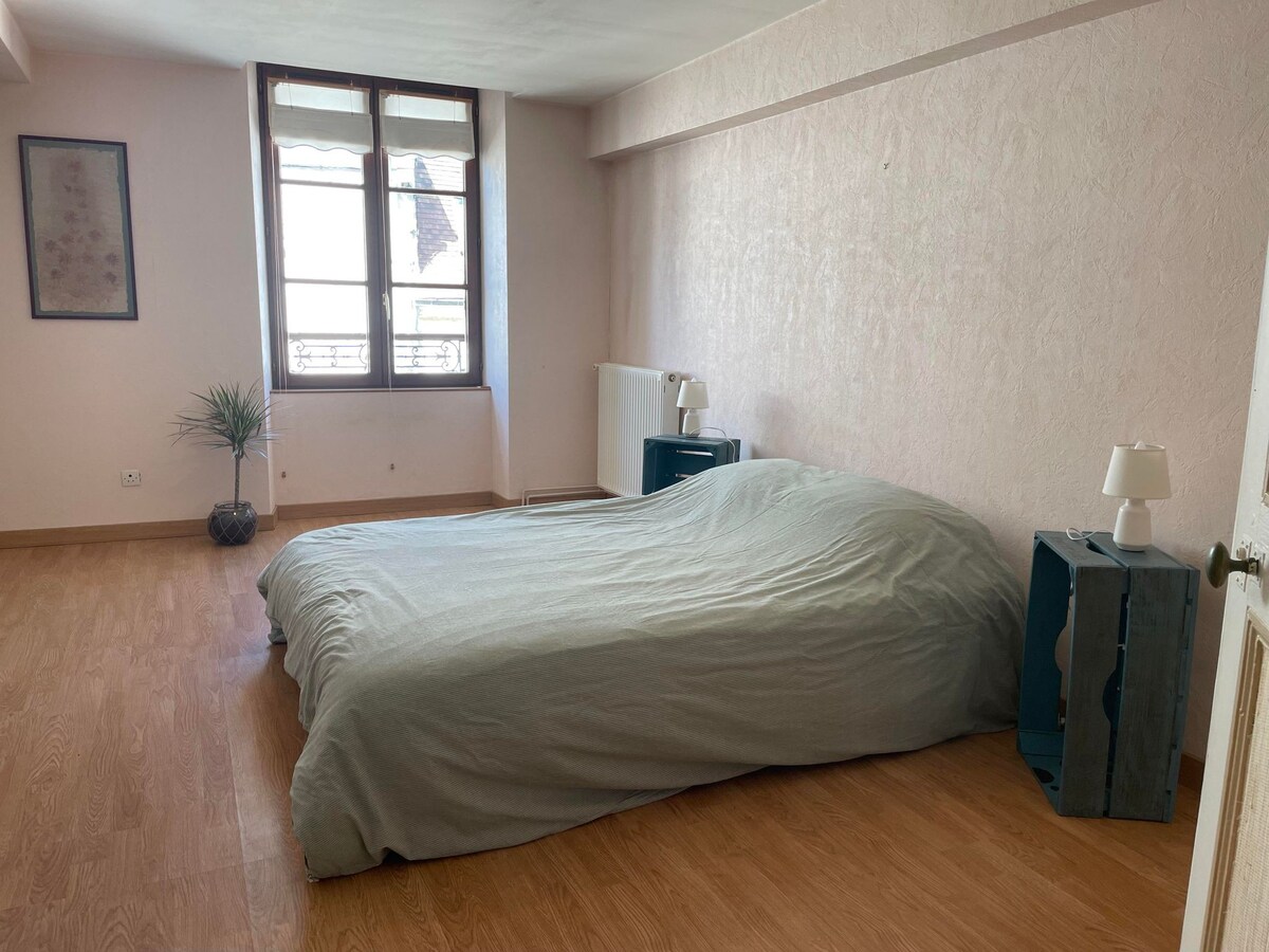 Appartement 54m2 
1 lit de 2 personnes 1 clic clac