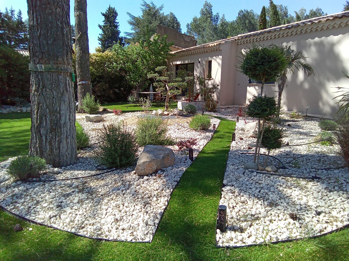 Loft  et jardin privatif aux portes d'Avignon