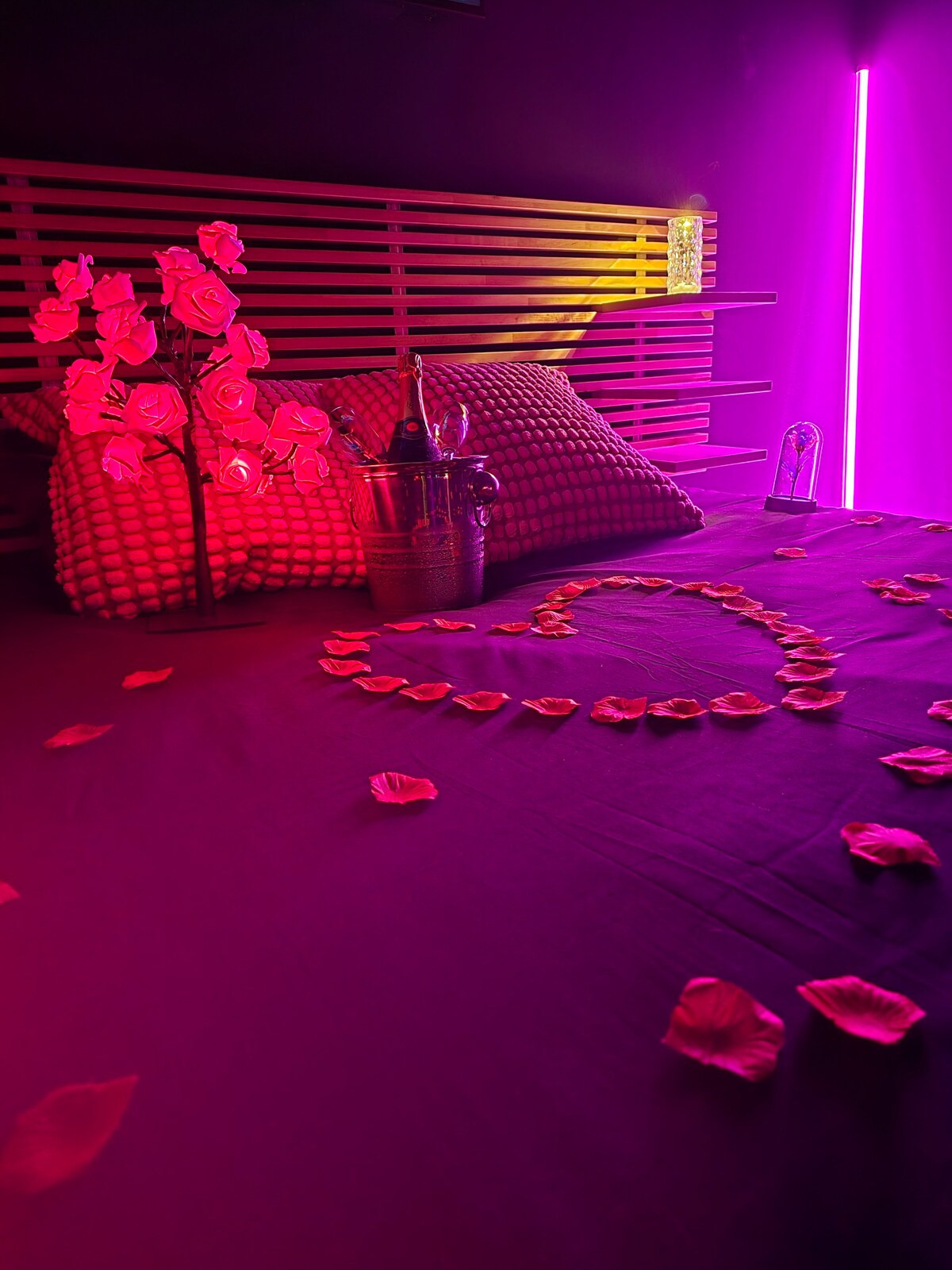 love room' Pink '