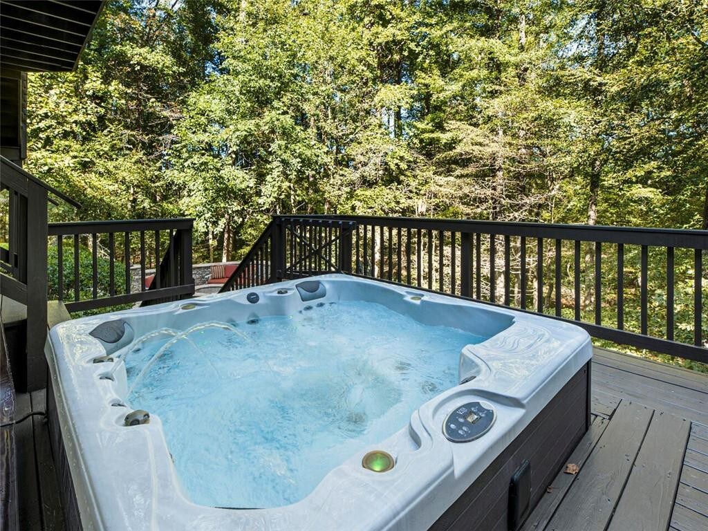 Luxury  River Front Retreat I Hot tub I Room #45