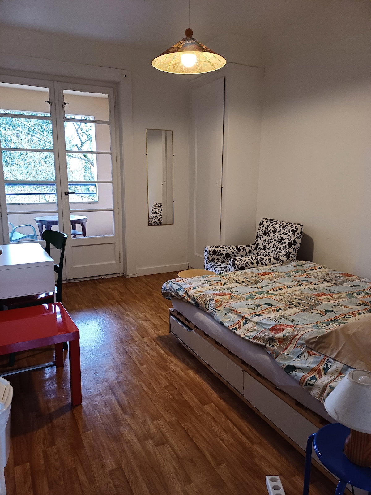 Chambre avec balcon - Maison rustique et jardin