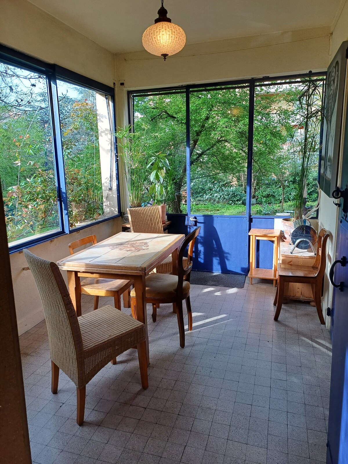 Chambre avec balcon - Maison rustique et jardin