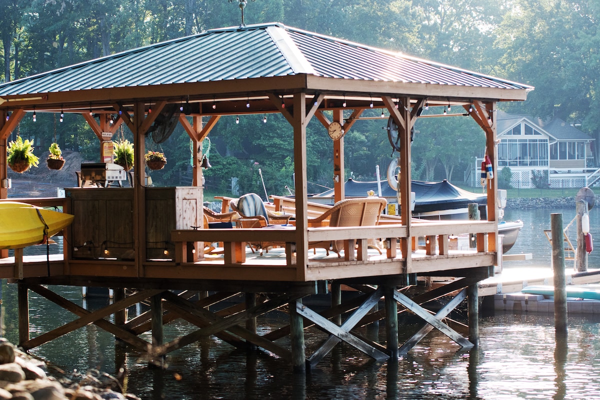 Peaceful & Private Suite & Dock @ LKN Main Channel