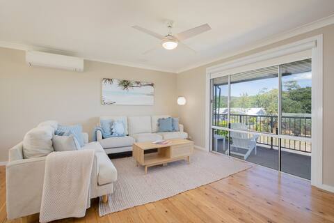 Aurora Grove—A Familly Retreat at Caves Beach