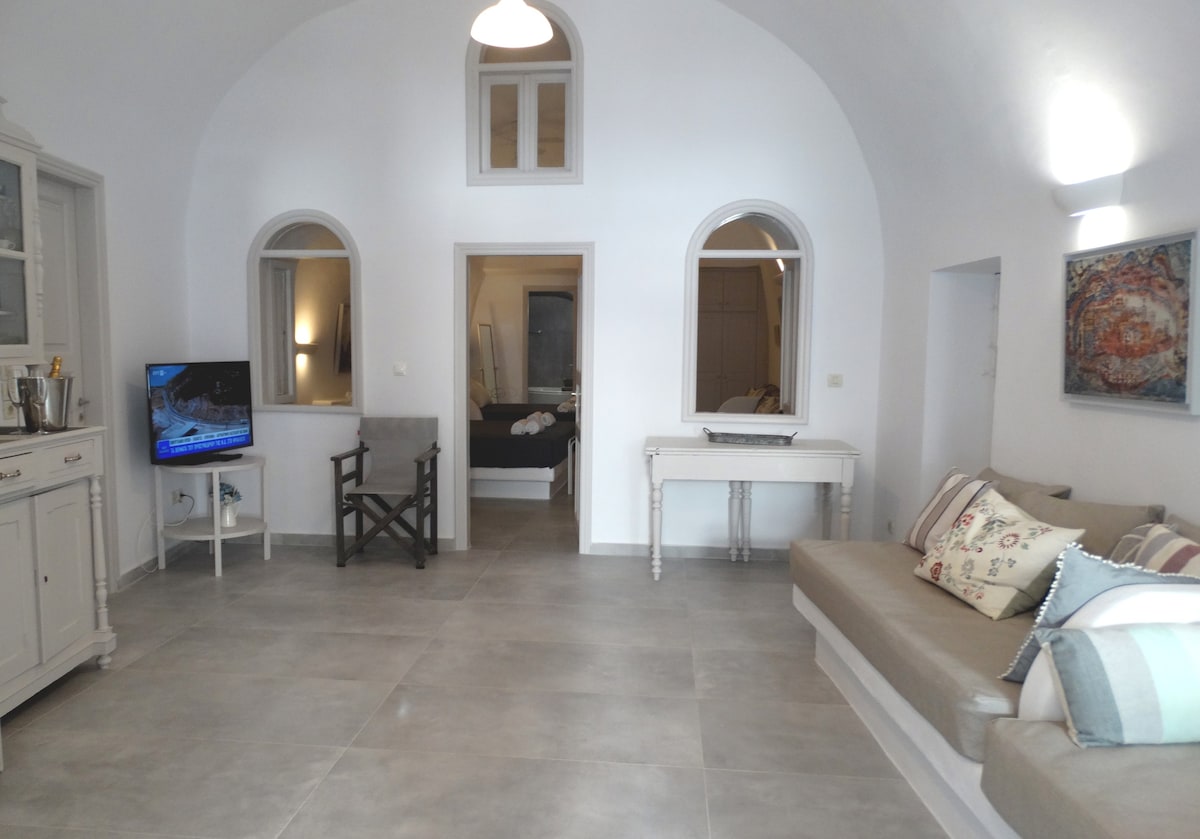 Yposkafo Suites - Villa - Santorini Firostefani