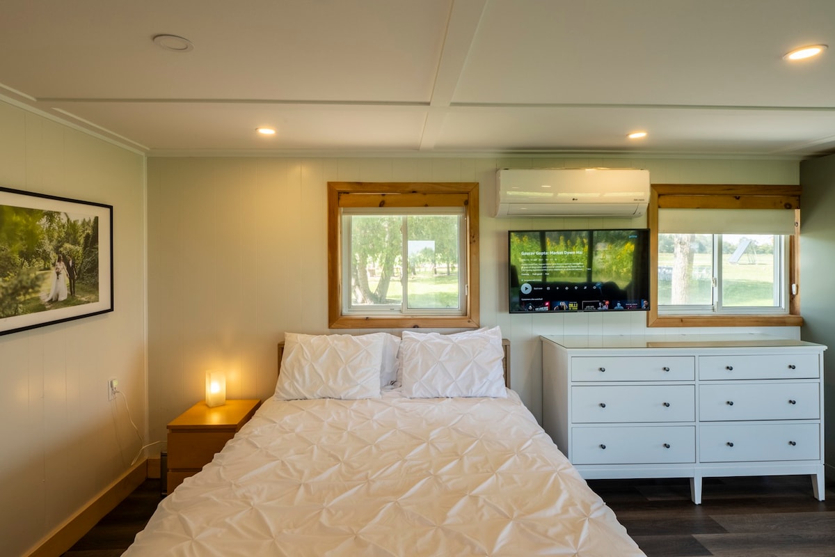 适合长租和短期住宿的乡村小木屋标准双人床