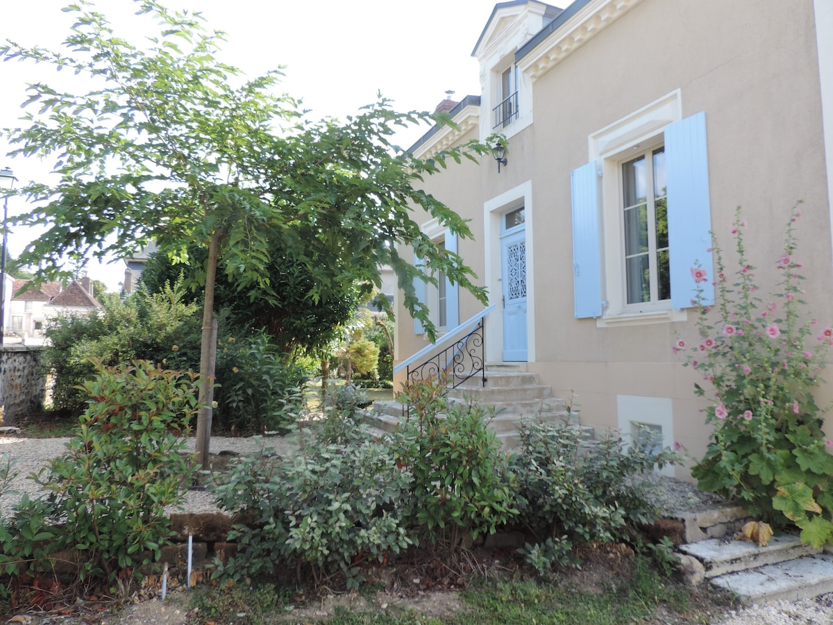 Demeure de charme en Puisaye, proximité Guédelon.