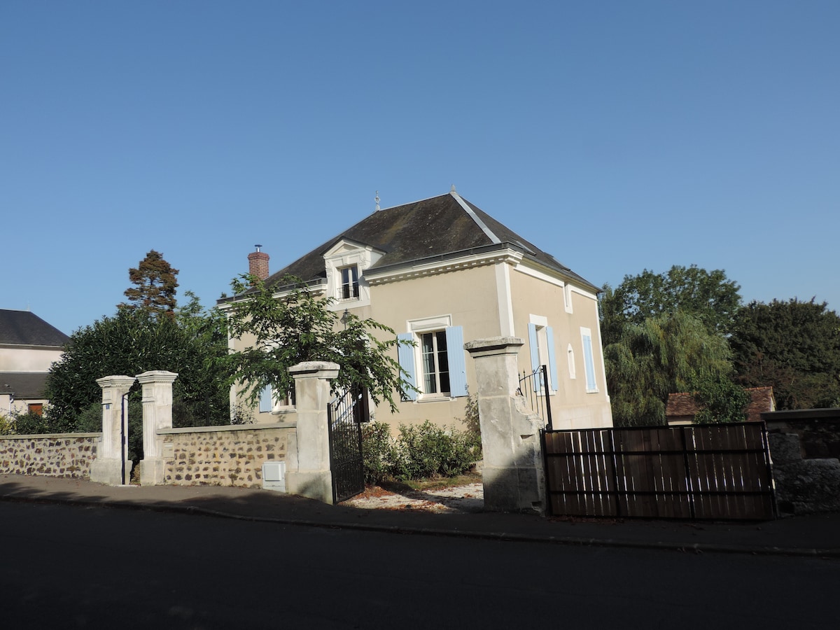 Demeure de charme en Puisaye, proximité Guédelon.