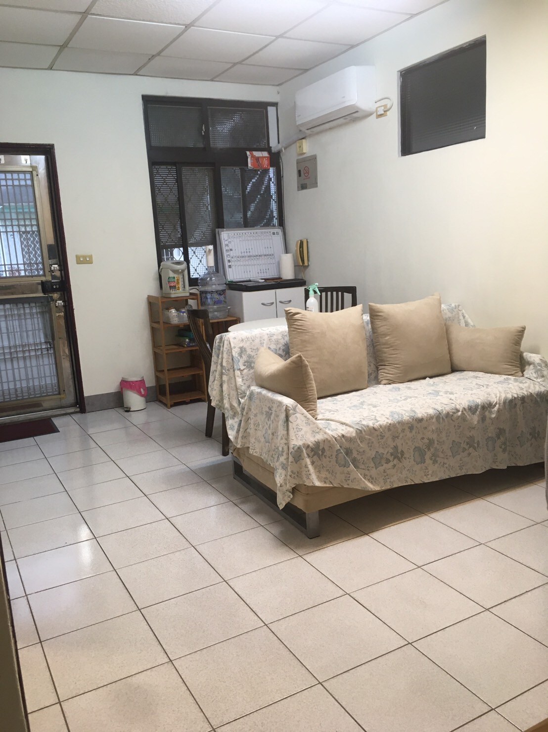 Clean  and Quiet Rooms near by Dingxi MRT (頂溪捷運站)