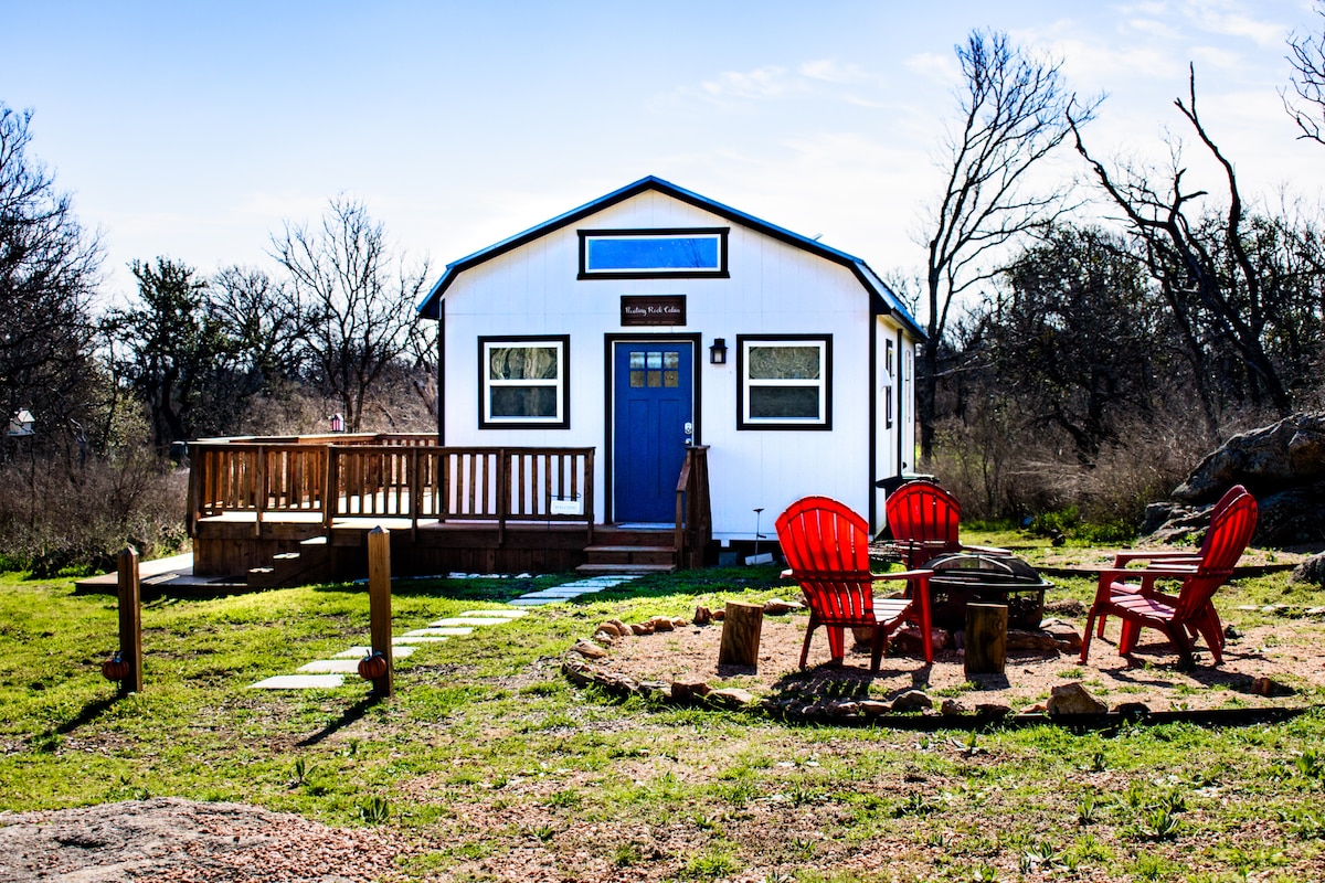 Floating Rock Cabin
Private 5 acres, near  River