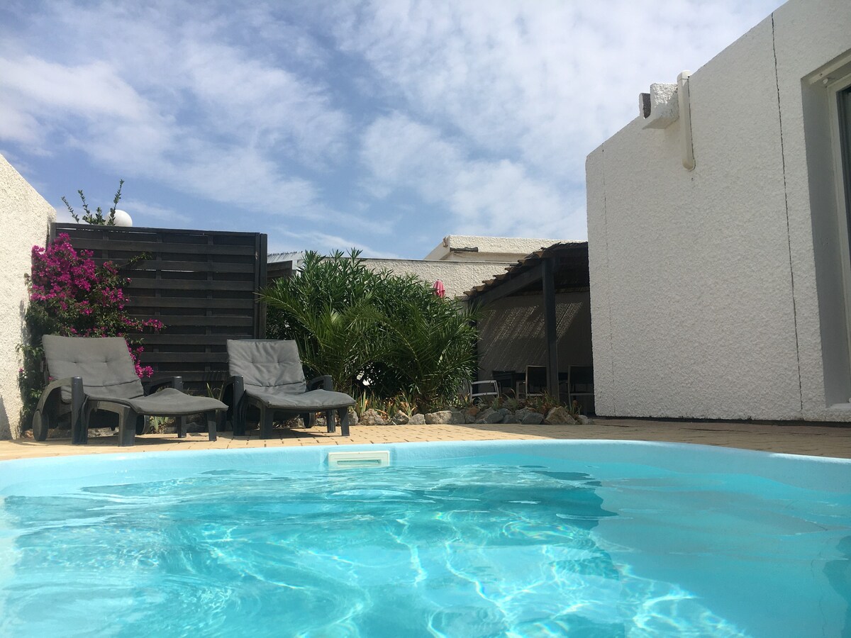 Villa piscine + climatisation + Wifi sur la plage