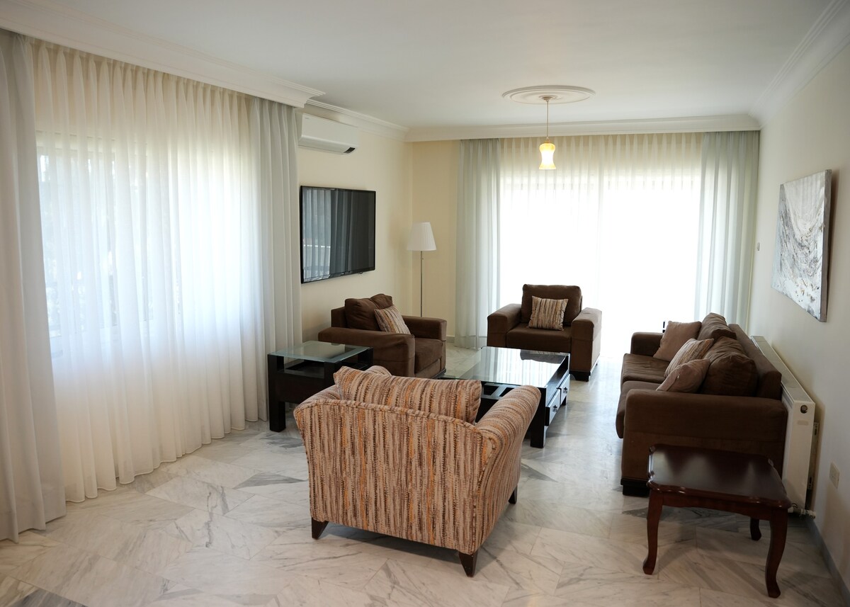 2-bedroom apart. in Weibdeh with panoramic terrace