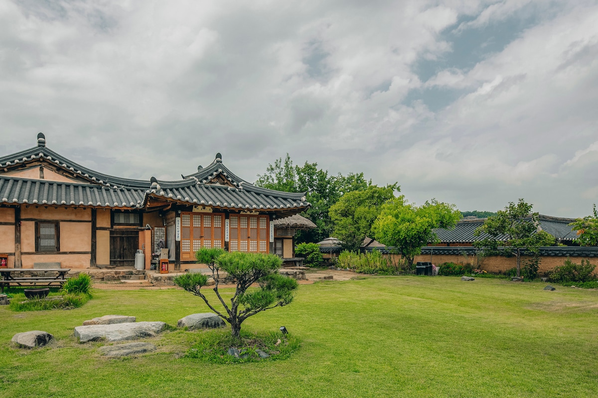 The Jisan House - sang room