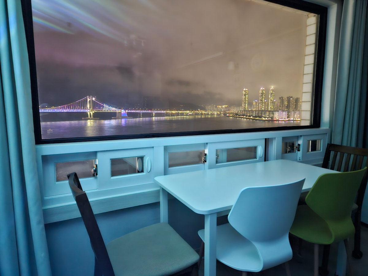 # Nurimaru #就在海滩前面#最宽敞的室内空间#广安大桥正面景观。#免费运营商存储#免费Netflix