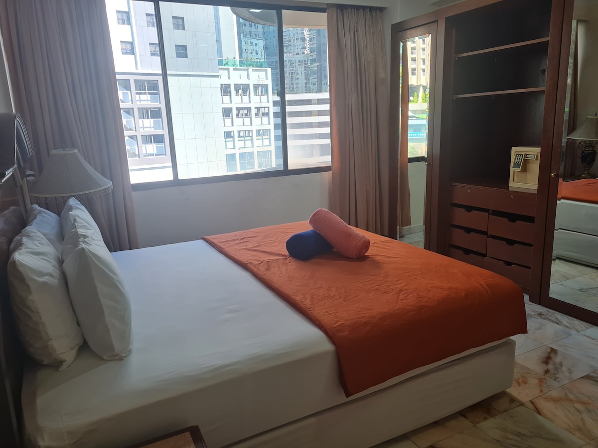 吉隆坡市中心，带加大双人床的度假房。