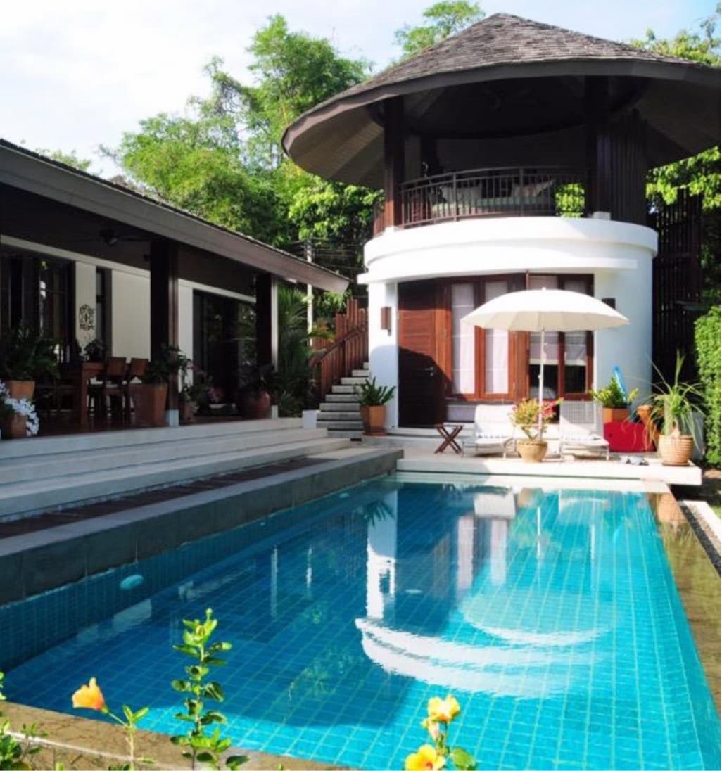 豪华别墅，配备私人泳池和花园