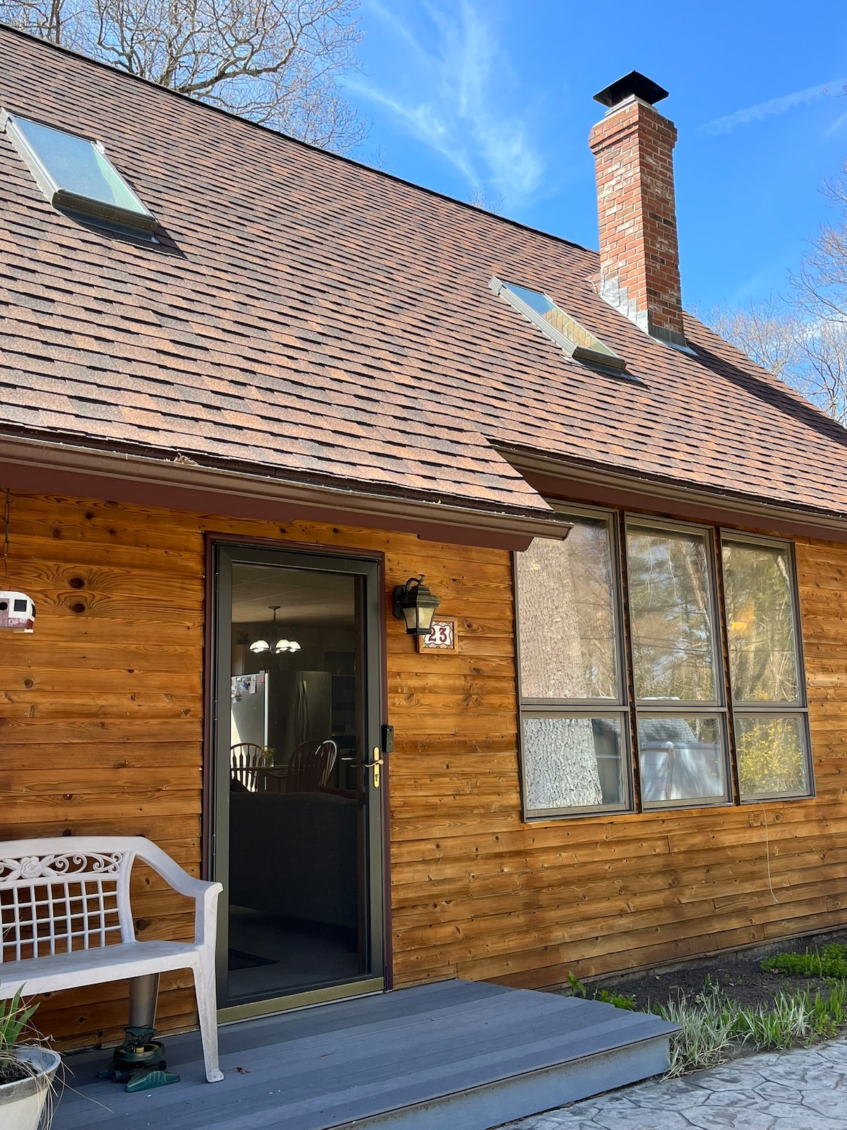 3-bedroom cottage in serene Lake Bunggee area
