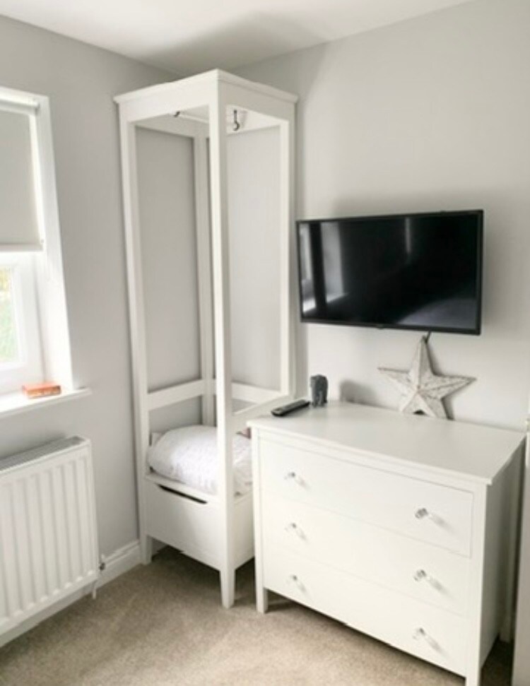 Lovely Room - Englefield Green - Mon-Fri