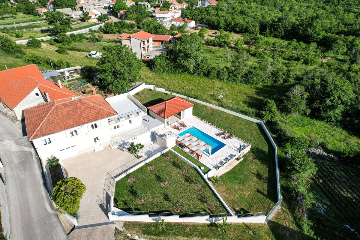 Gorana别墅，可容纳11人，带大型私人游泳池