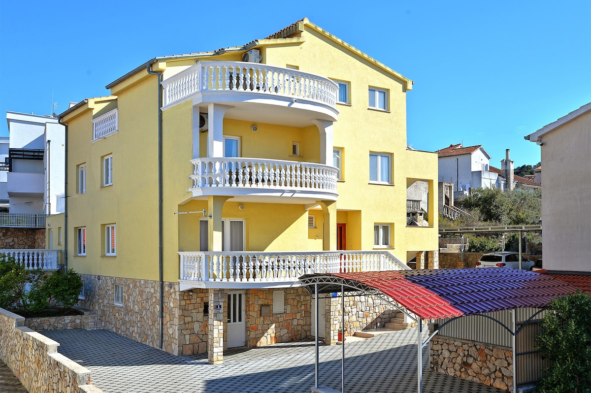 Apartment Goranka 1, Murter, Croatia